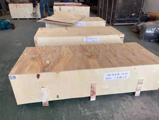 羅茨鼓風機消音器 開工啦!發往佛山XQSSR150羅茨鼓風機 30KW4臺(圖2)